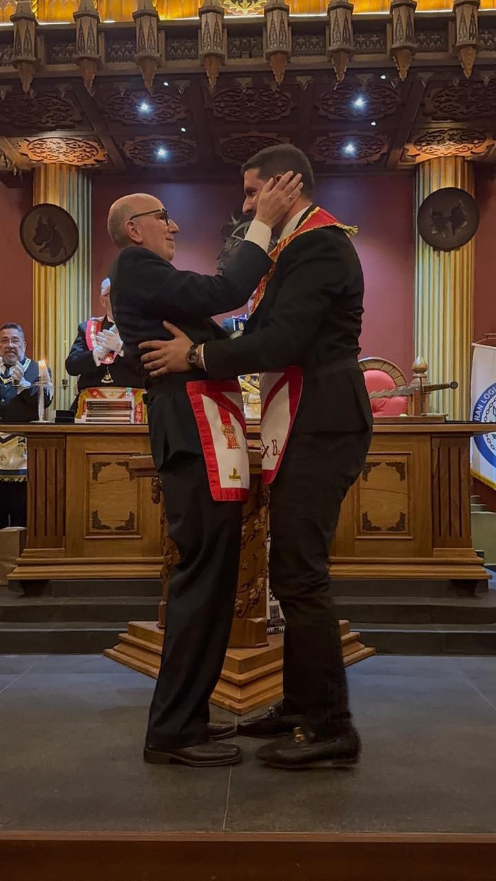 Momento de fraternidad entre hermanos