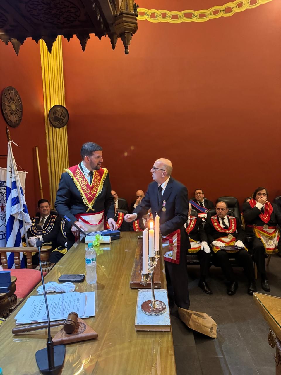 Acto protocolar — Entrega de documento